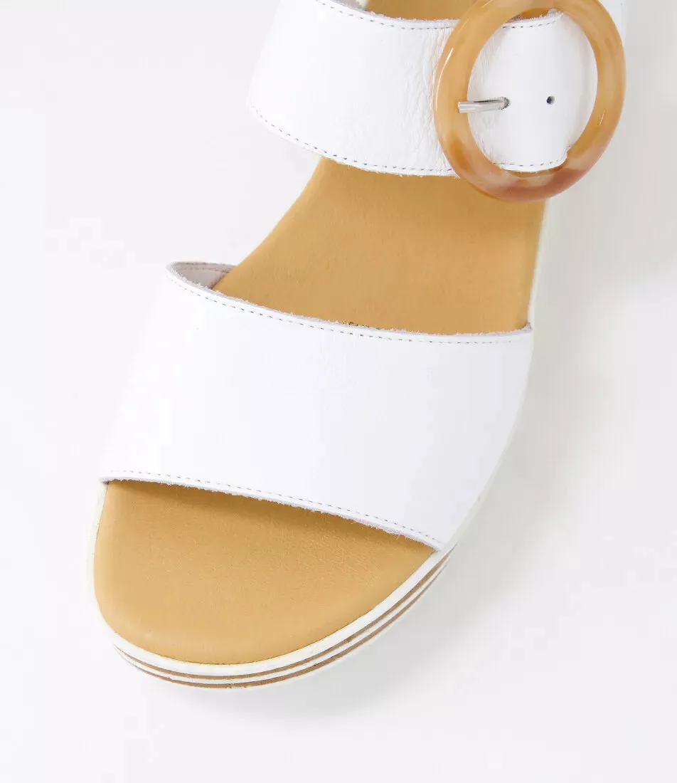 Django & Juliette 'Cubbie Sandal' - White
